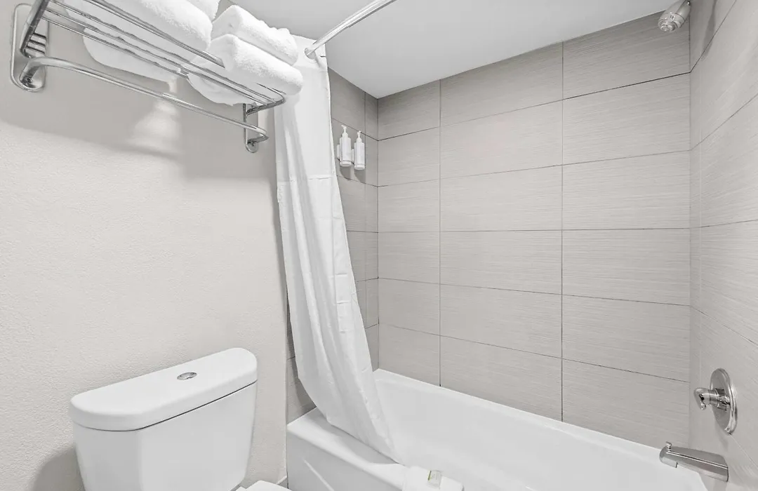Days Inn By Wyndham Chesapeake-1