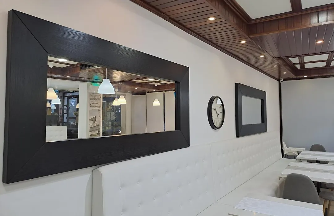 Hotel Square-1