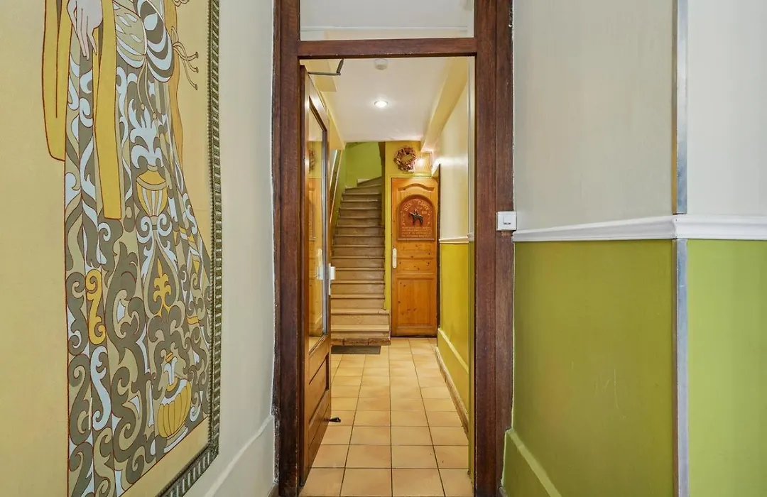 Hotel De Nesle-1