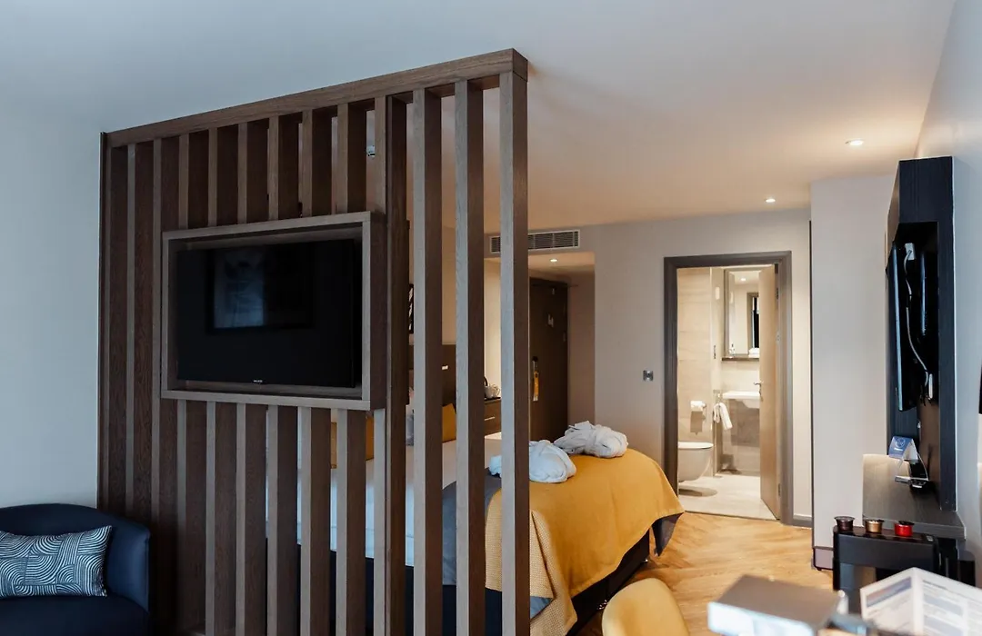 Maldron Hotel Newcastle-1