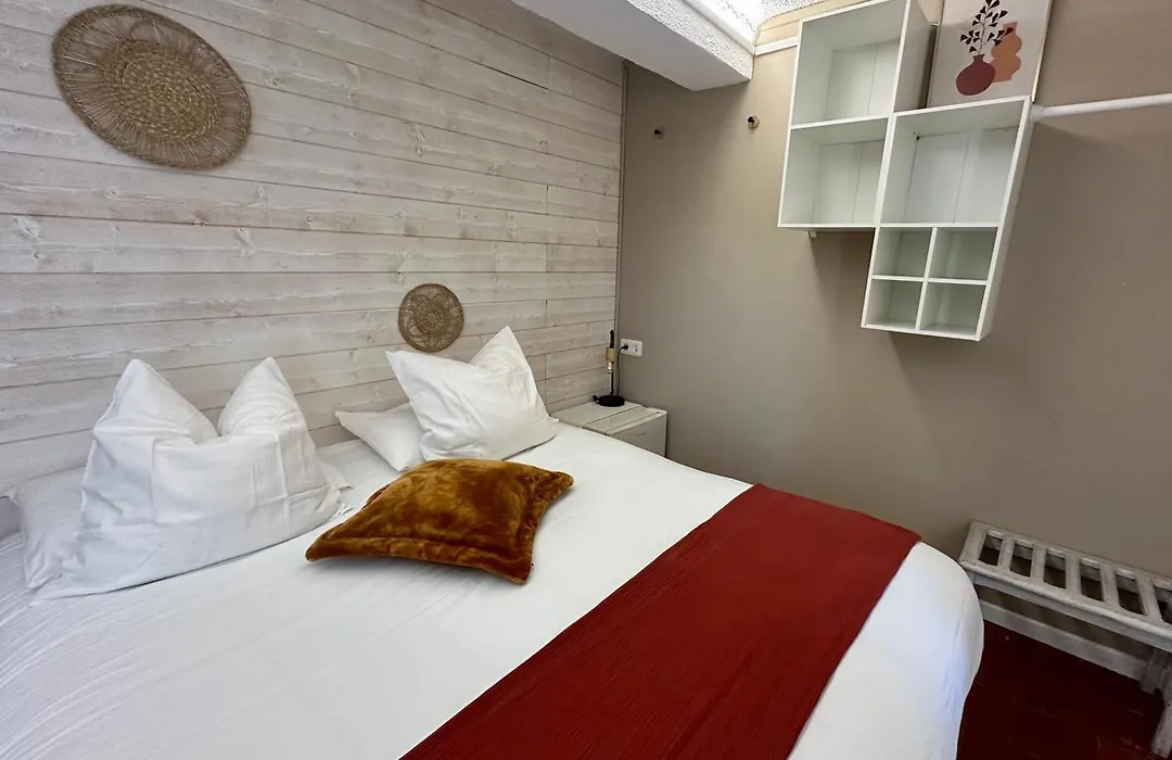 Hotel Le Clos Du Dramont-1