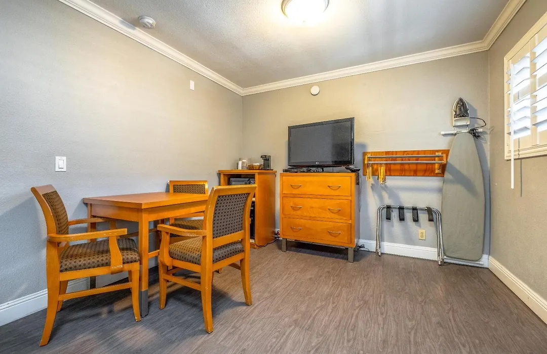 Soma Park Inn-1
