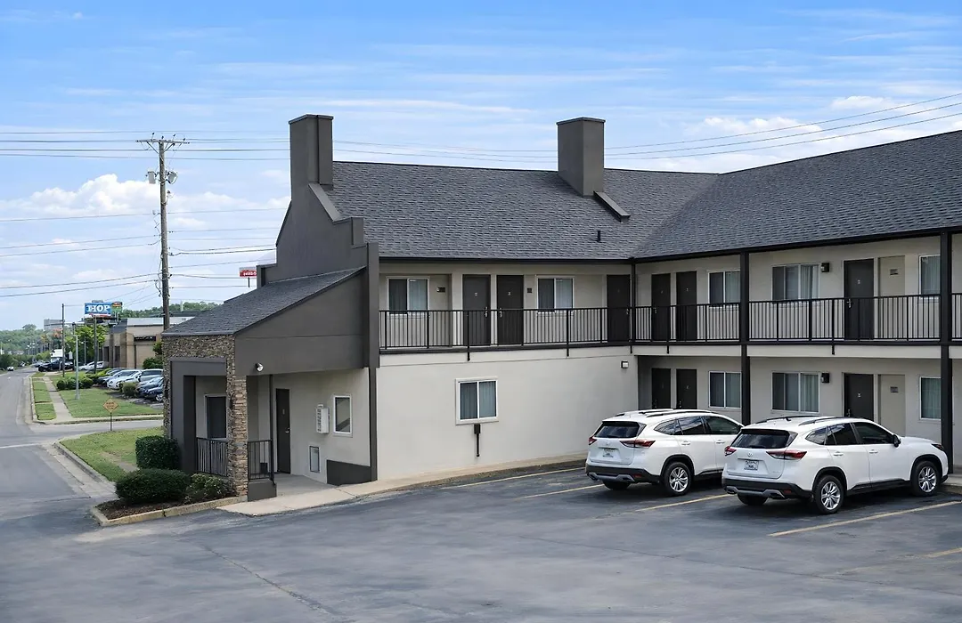 Quarters Inn&Suites-1
