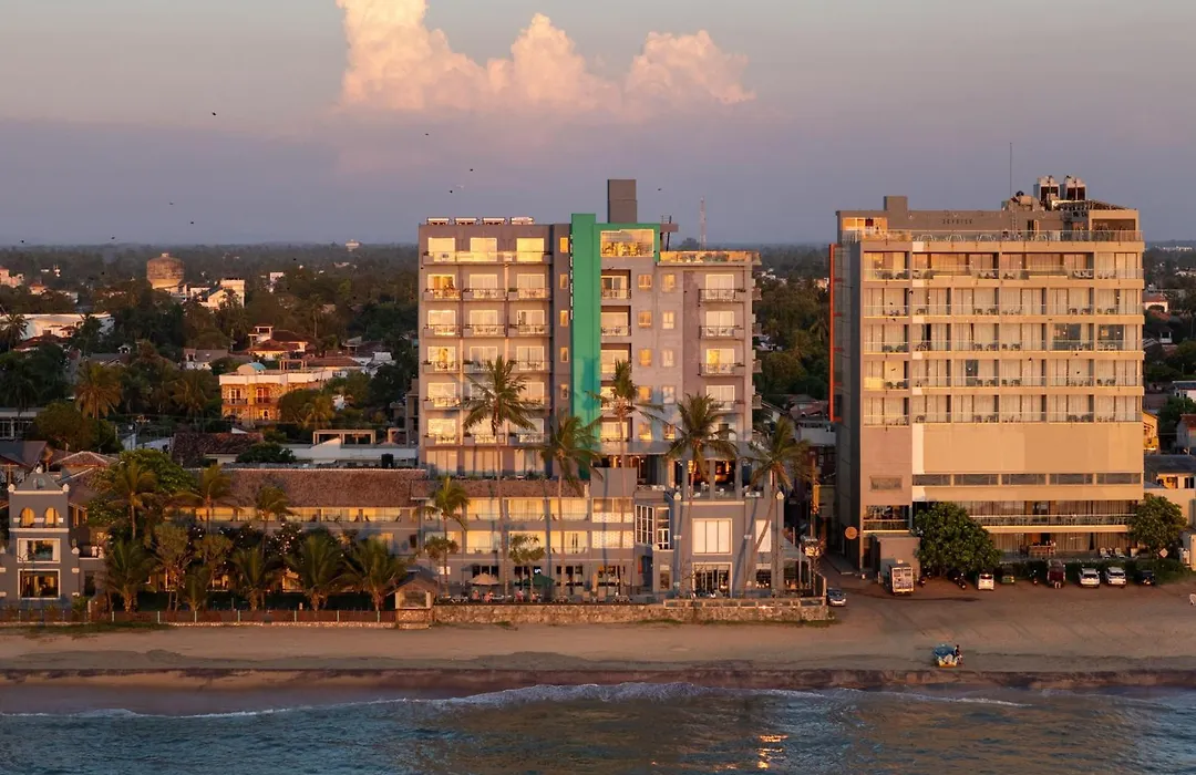 Earl'S Regent Negombo "Golden Shore At Your Door - Find Your Dream Stay"-1