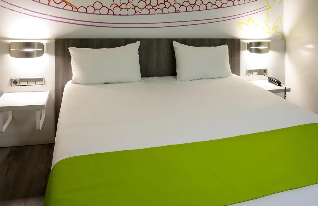 Ibis Styles Madrid Prado-1