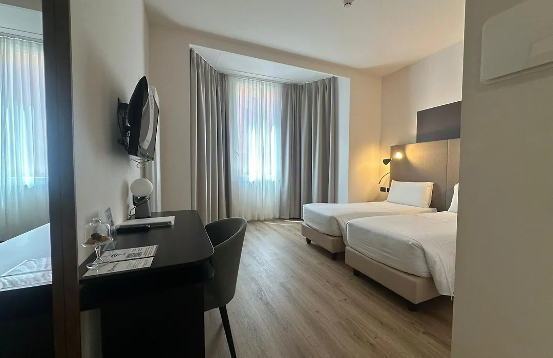 Hotel Porta Pia-1