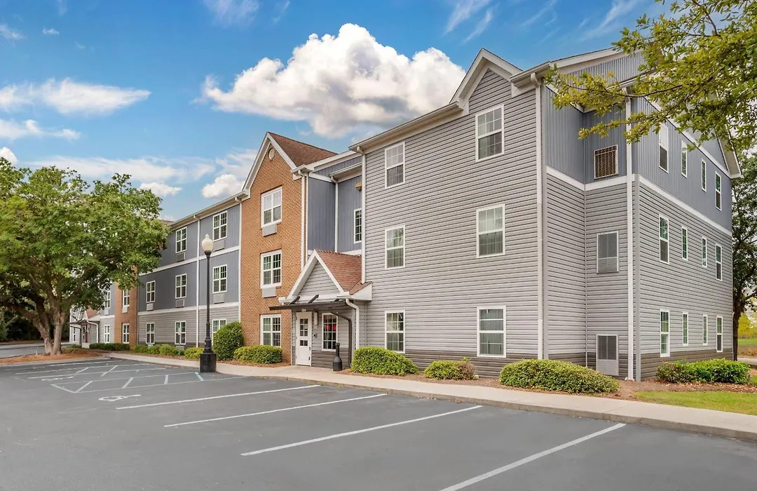 Mainstay Suites-1