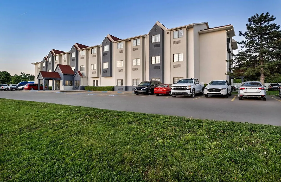 Days Inn By Wyndham Near Kansas Speedway-1