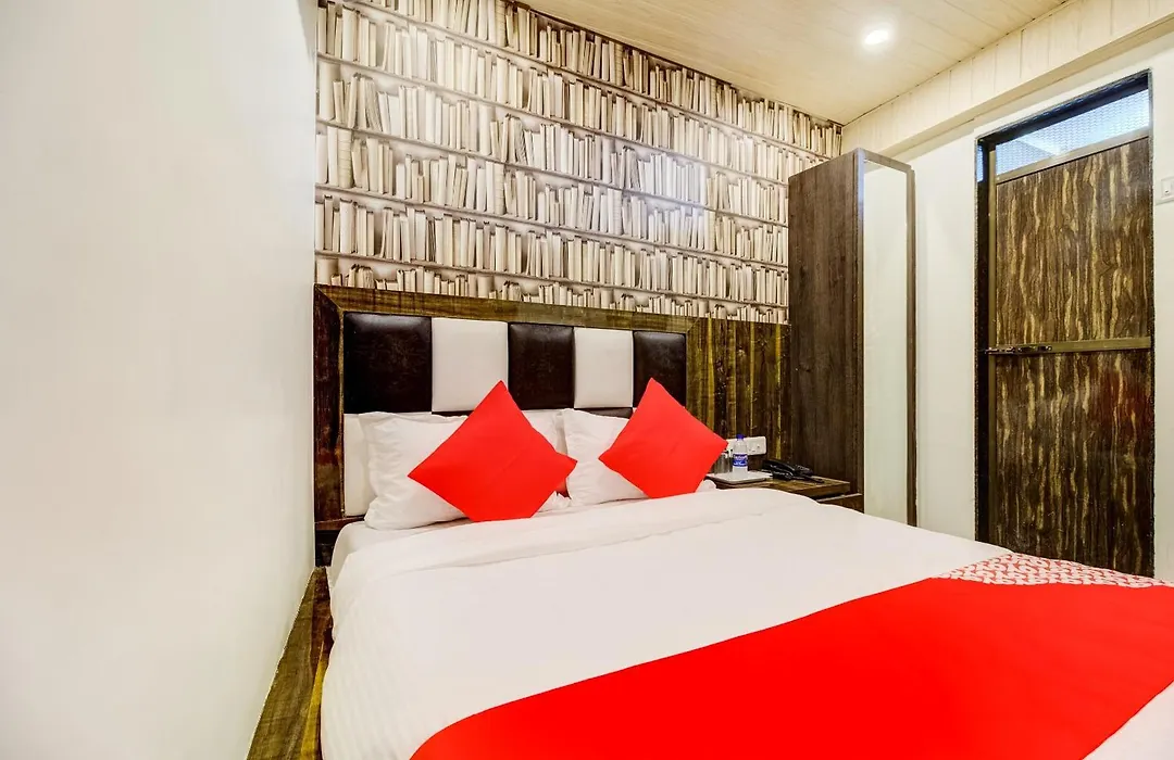 Oyo Flagship Hotel Qubic-1