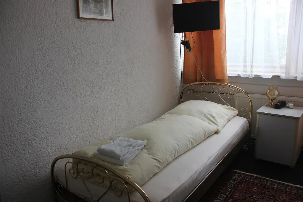 Airport-Hotel zum Taubengrund-1