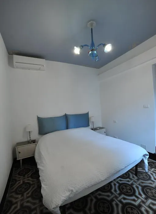 Erasmo Rooms & Breakfast-1