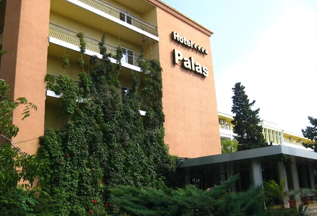 Hotel Palas-1
