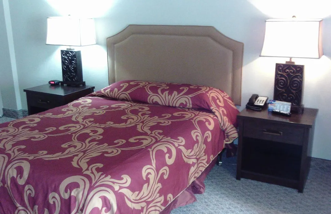 5Th Avenue Inn & Suites-1
