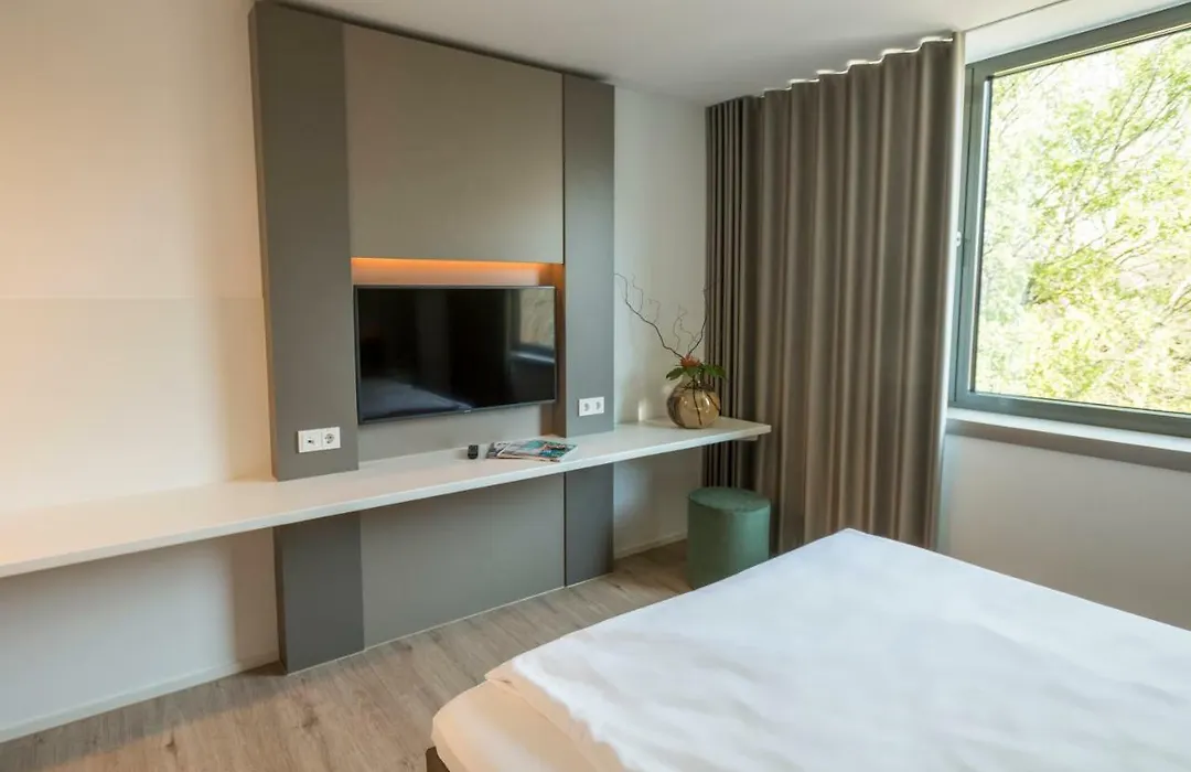 Motel B-1
