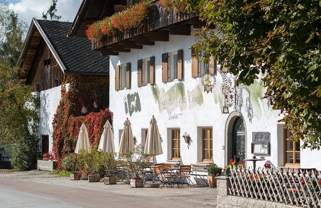 Landhotel Gasthof Zum Loewen-1