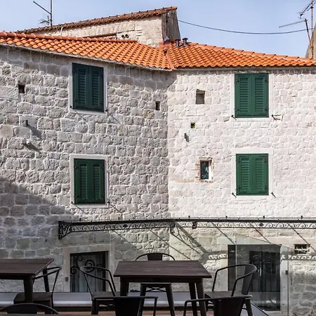 Historic Plaza Varos Split-3