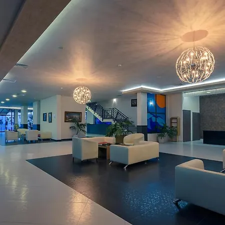 Hotel Glarus Beach-3