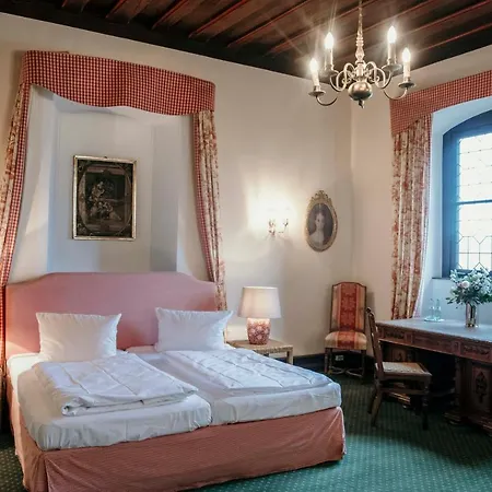 Schlosshotel Götzenburg-2