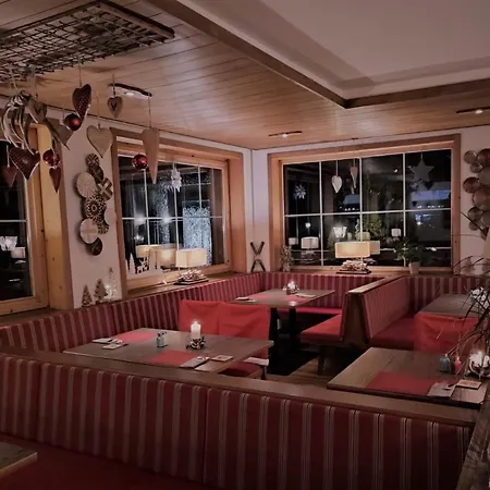Hotel Alpenhof-3