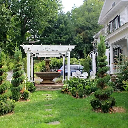 Bluefield Inn, A Select Registry Propery-3