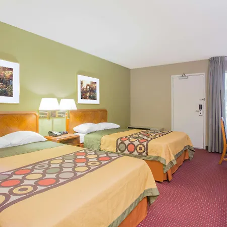 Super 8 By Wyndham Madison East-3