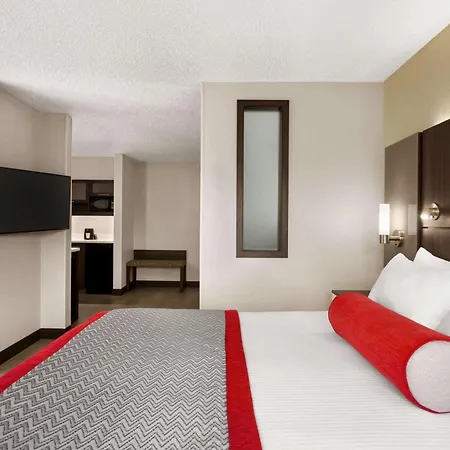 Ramada By Wyndham Suites Orlando Airport- Free Airport Shuttle-2