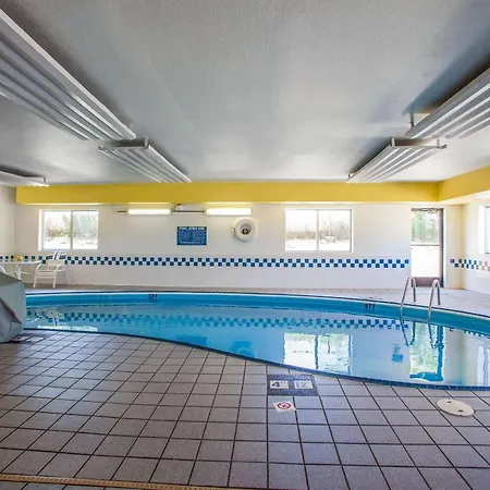 Comfort Suites Peoria I-74-2