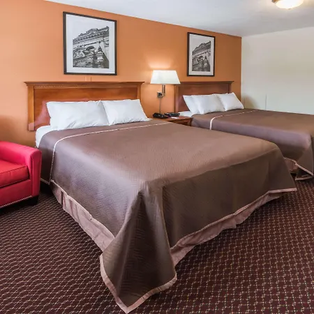 Travelodge By Wyndham Ottawa West-2