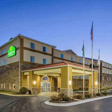 La Quinta By Wyndham Rockford-3
