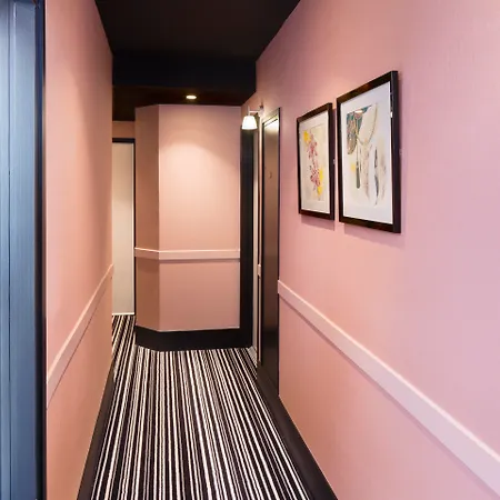 Hotel Pastel Paris-3