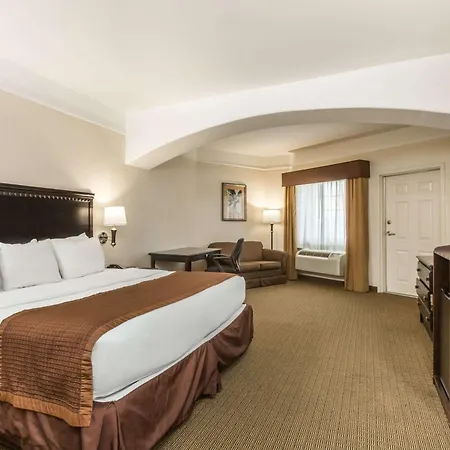Baymont By Wyndham Galveston-3