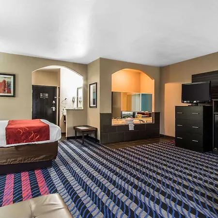 Comfort Suites Fairgrounds West-3
