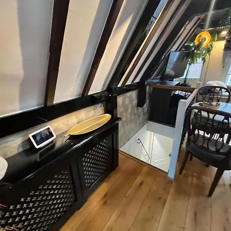 The Smallest Hotel In Amsterdam-2