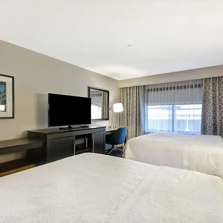 Hampton Inn & Suites Los Angeles Burbank Airport-2