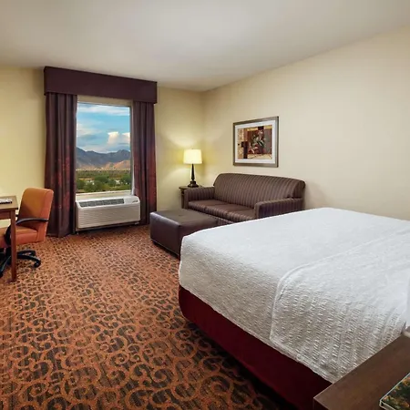 Hampton Inn & Suites Scottsdale At Talking Stick-3