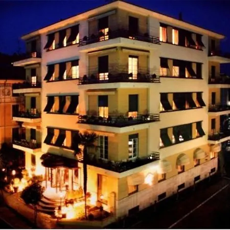 Hotel Jolanda-3