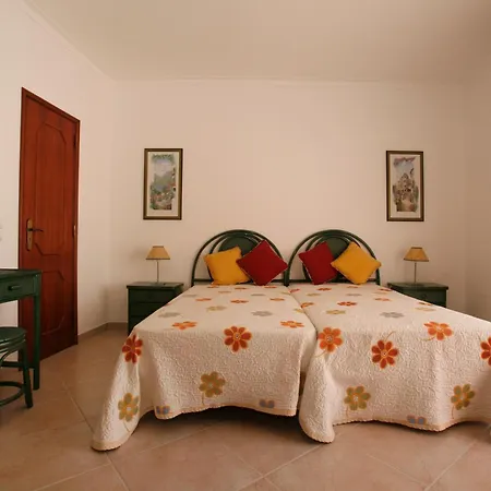 Apartamentos Coral Do Vau-2
