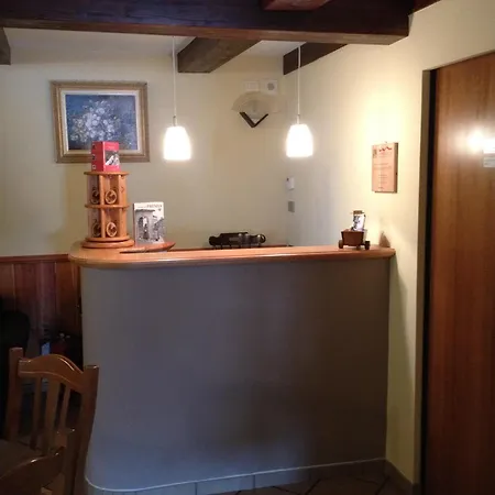 Albergo Ristorante Pizzeria DEL PONTE-3