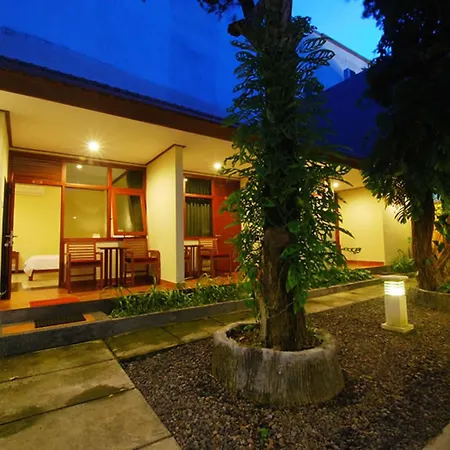 Yulia Beach Inn Kuta-2