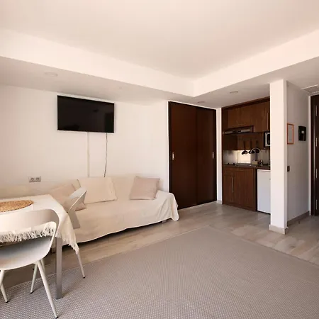 Aparthotel Centric-2