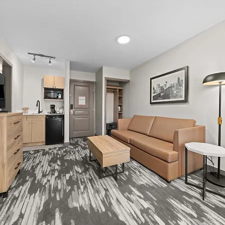 Sandman Hotel Calgary Airport-2