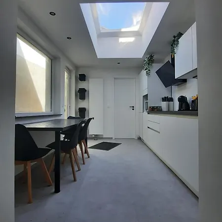 Chambre d'hôte, la b&w-2