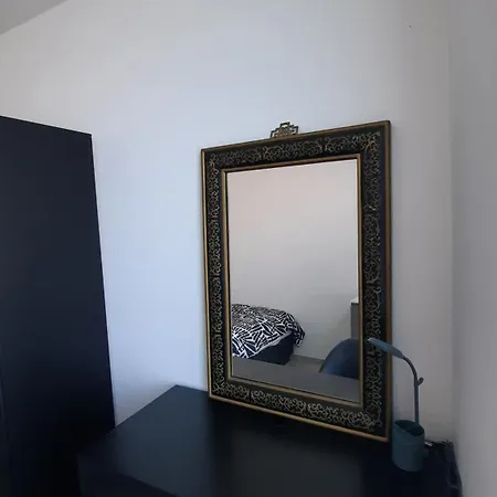 Chambre d'hôte, la b&w-3