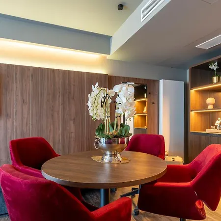 Plaza Premium Heidelberg-3