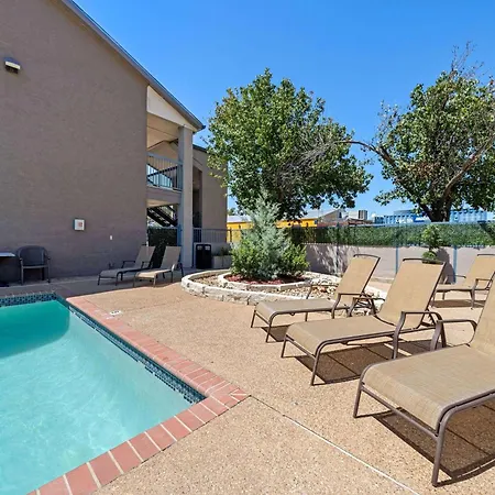 Days Inn By Wyndham Round Rock-2