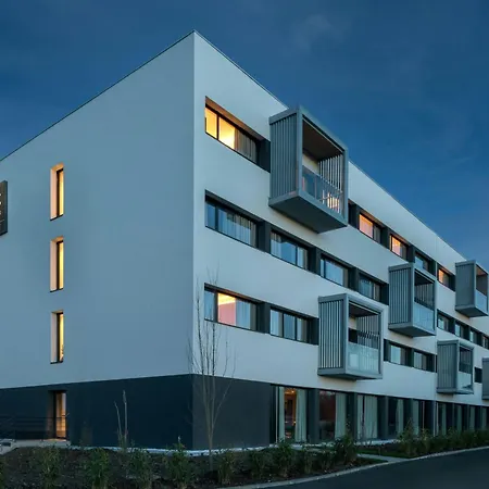 Ac Hotel By Marriott Saint-Julien-En-Genevois-2