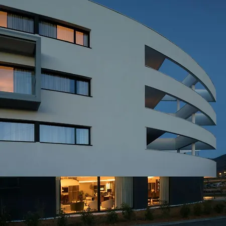 Ac Hotel By Marriott Saint-Julien-En-Genevois-3