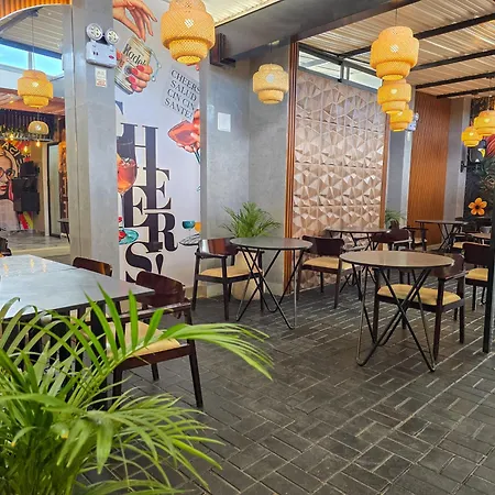 Yours Hotel Lifestyle-3
