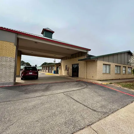 Econo Lodge Childress-3