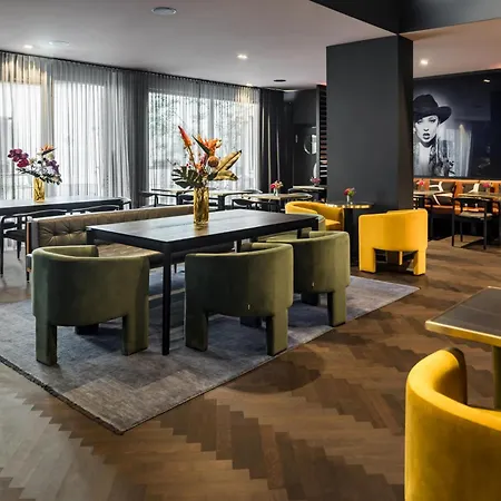 Hotel Amano Duesseldorf-3
